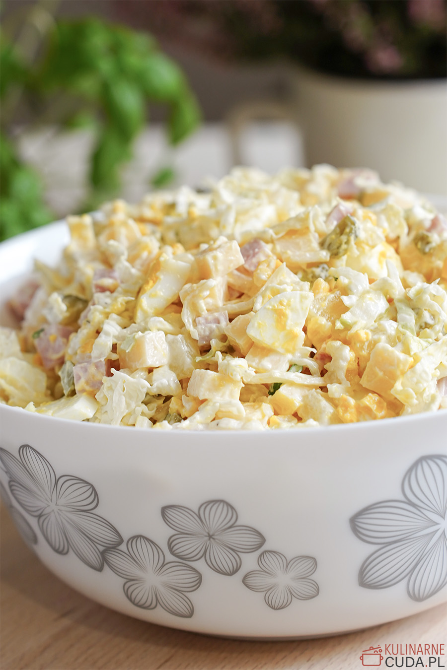 Sałatka z szynką, serem i selerem konserwowym przepis