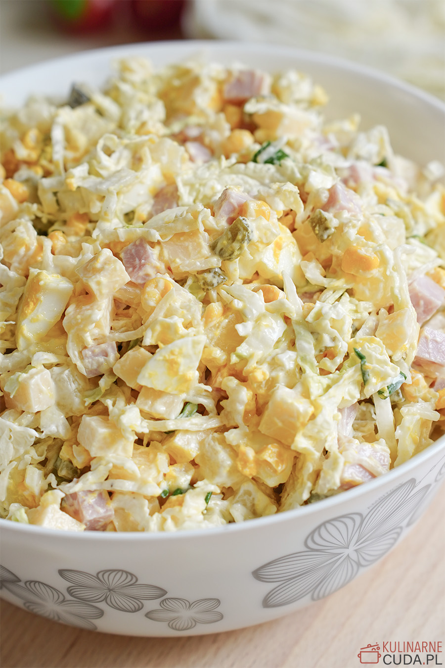 Sałatka z szynką, serem i selerem konserwowym