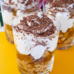 Sałatka z szynką, serem i selerem konserwowym